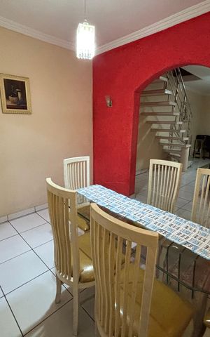 Casa à venda com 135m², 2 quartos e 3 vagas Casa à venda com 135m², 2 quartos e 3 vagasSala de jantar
