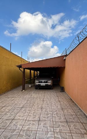 Casa à venda com 135m², 2 quartos e 3 vagas Casa à venda com 135m², 2 quartos e 3 vagasGaragem