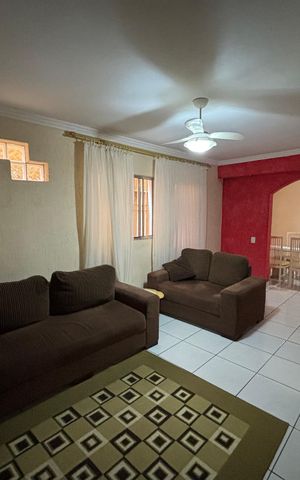 Casa à venda com 135m², 2 quartos e 3 vagas Casa à venda com 135m², 2 quartos e 3 vagasSala