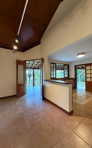 Casa de condomínio à venda com 204m², 5 quartos e 2 vagas Casa de condomínio à venda com 204m², 5 quartos e 2 vagasSala