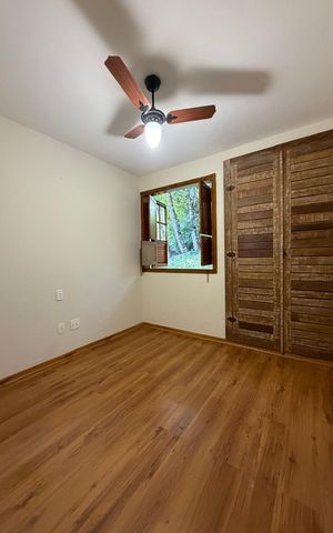 Casa de condomínio à venda com 204m², 5 quartos e 2 vagas Casa de condomínio à venda com 204m², 5 quartos e 2 vagasQuarto 1