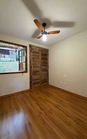 Casa de condomínio à venda com 204m², 5 quartos e 2 vagas Casa de condomínio à venda com 204m², 5 quartos e 2 vagasQuarto 1
