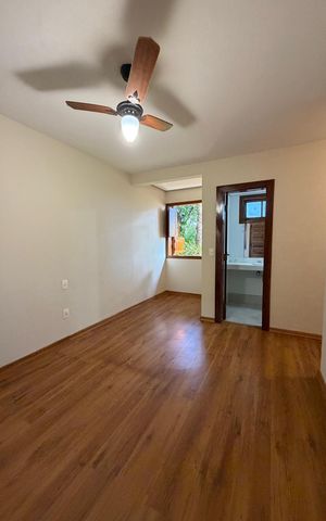 Casa de condomínio à venda com 204m², 5 quartos e 2 vagas Casa de condomínio à venda com 204m², 5 quartos e 2 vagasQuarto 3