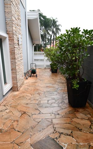 Casa de condomínio à venda com 280m², 4 quartos e 4 vagasCorredor
