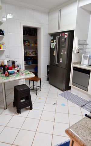 Casa de condomínio à venda com 280m², 4 quartos e 4 vagasCozinha