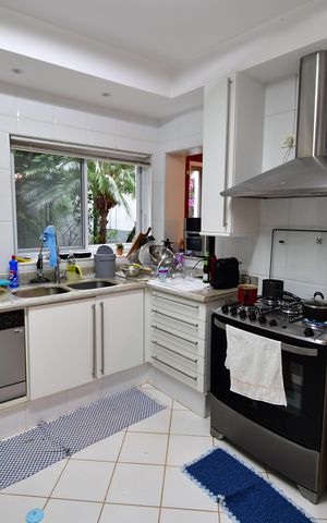 Casa de condomínio à venda com 280m², 4 quartos e 4 vagasCozinha