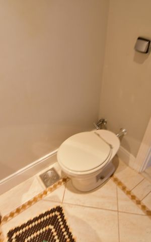 Casa de condomínio à venda com 280m², 4 quartos e 4 vagasLavabo