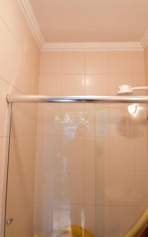 Casa de condomínio à venda com 280m², 4 quartos e 4 vagasBanheiro de serviço