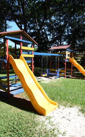 Casa de condomínio à venda com 280m², 4 quartos e 4 vagasÁrea comum - Playground