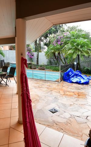 Casa de condomínio à venda com 280m², 4 quartos e 4 vagasVaranda