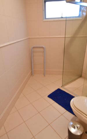 Casa de condomínio à venda com 280m², 4 quartos e 4 vagasBanheiro Social