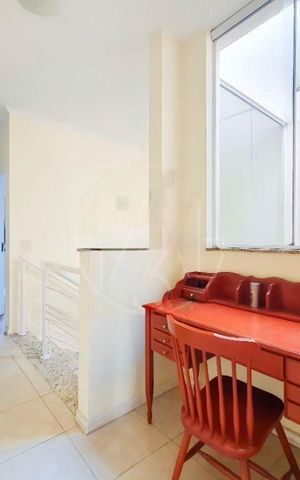 Casa de condomínio à venda com 250m², 4 quartos e 4 vagas