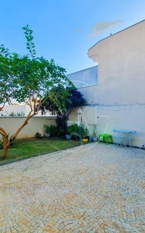 Casa de condomínio à venda com 250m², 4 quartos e 4 vagas