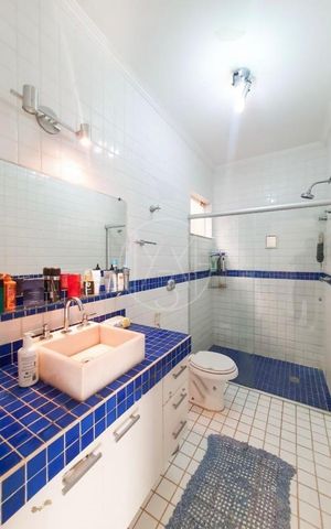 Casa de condomínio à venda com 250m², 4 quartos e 4 vagas