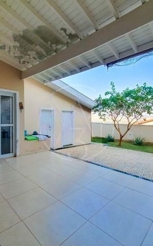 Casa de condomínio à venda com 250m², 4 quartos e 4 vagas