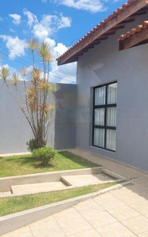Casa à venda com 165m², 3 quartos e 2 vagas