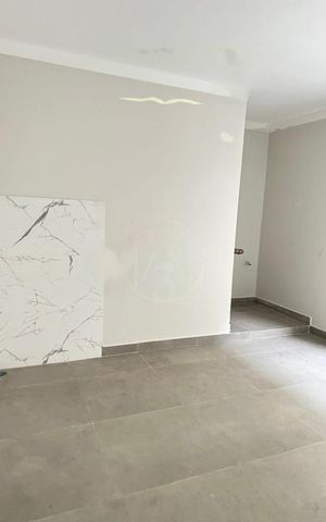 Casa de condomínio à venda com 244m², 3 quartos e 4 vagas