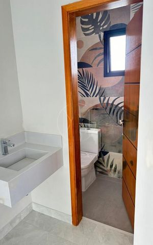 Casa de condomínio à venda com 244m², 3 quartos e 4 vagas