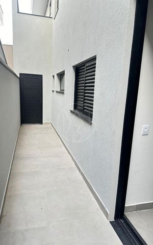 Casa de condomínio à venda com 244m², 3 quartos e 4 vagas