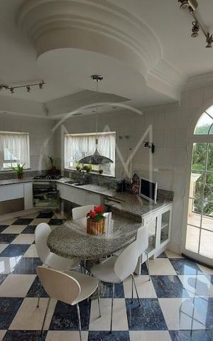 Casa de condomínio à venda com 550m², 5 quartos e 5 vagas
