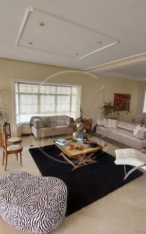 Casa de condomínio à venda com 550m², 5 quartos e 5 vagas