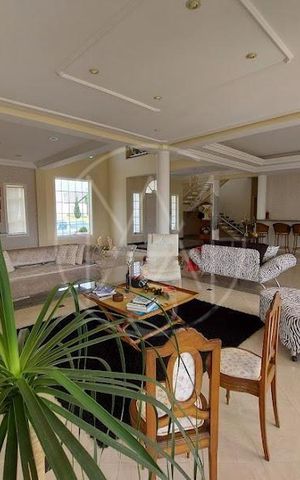 Casa de condomínio à venda com 550m², 5 quartos e 5 vagas