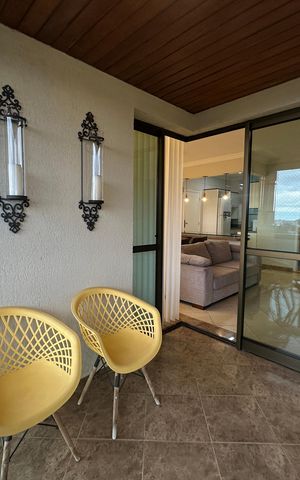 Apartamento à venda com 118m², 3 quartos e 2 vagas Apartamento à venda com 118m², 3 quartos e 2 vagasVaranda da Sala