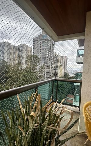 Apartamento à venda com 118m², 3 quartos e 2 vagas Apartamento à venda com 118m², 3 quartos e 2 vagasVaranda da Sala