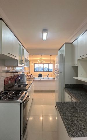 Apartamento à venda com 118m², 3 quartos e 2 vagas Apartamento à venda com 118m², 3 quartos e 2 vagasCozinha