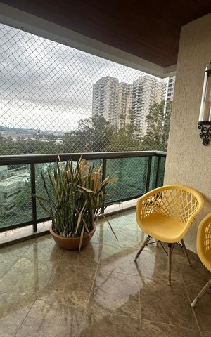 Apartamento à venda com 118m², 3 quartos e 2 vagas Apartamento à venda com 118m², 3 quartos e 2 vagasVaranda da Sala
