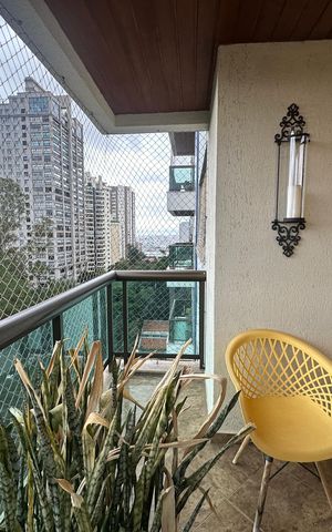 Apartamento à venda com 118m², 3 quartos e 2 vagas Apartamento à venda com 118m², 3 quartos e 2 vagasVaranda da Sala
