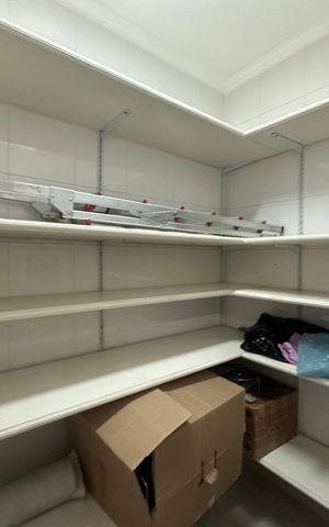 Apartamento à venda com 118m², 3 quartos e 2 vagas Apartamento à venda com 118m², 3 quartos e 2 vagasDespensa