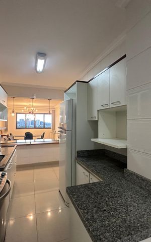 Apartamento à venda com 118m², 3 quartos e 2 vagas Apartamento à venda com 118m², 3 quartos e 2 vagasCozinha