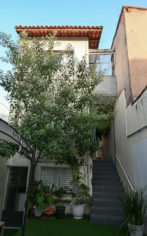 Casa à venda com 130m², 3 quartos e 2 vagasFachada Posterior