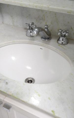 Casa à venda com 312m², 4 quartos e 3 vagasBanheiro 1