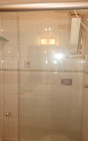 Apartamento à venda com 112m², 4 quartos e 2 vagasbanheiro 2