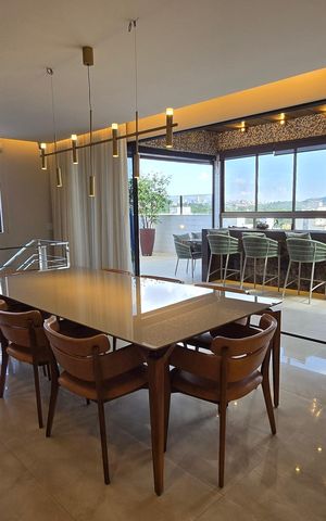 Apartamento à venda com 284m², 4 quartos e 5 vagasSala de jantar