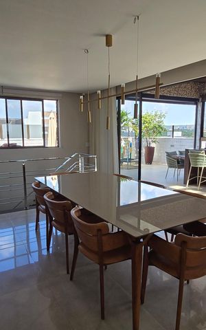 Apartamento à venda com 284m², 4 quartos e 5 vagasSala de jantar