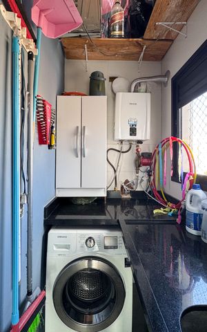 Apartamento à venda com 127m², 3 quartos e 2 vagas Apartamento à venda com 127m², 3 quartos e 2 vagasÁrea de Serviço