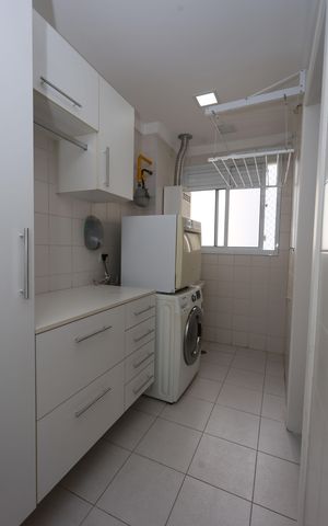 Apartamento à venda com 128m², 3 quartos e 2 vagas Apartamento à venda com 128m², 3 quartos e 2 vagasÁrea de Serviço