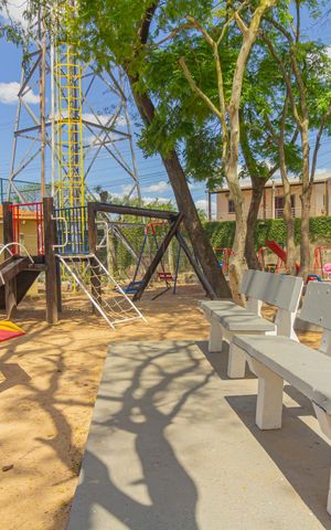 Casa de condomínio à venda com 45m², 2 quartos e 1 vaga Casa de condomínio à venda com 45m², 2 quartos e 1 vagaÁrea comum - Playground