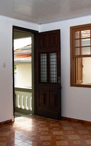 Casa à venda com 80m², 2 quartos e 2 vagas Casa à venda com 80m², 2 quartos e 2 vagasSala