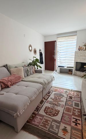 Casa de condomínio à venda com 120m², 1 quarto e 1 vaga Casa de condomínio à venda com 120m², 1 quarto e 1 vagaSala
