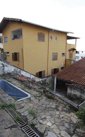 Casa à venda com 370m², 4 quartos e 3 vagasÁrea externa