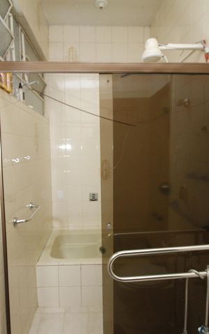 Casa à venda com 370m², 4 quartos e 3 vagasBanheiro Social