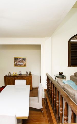 Casa à venda com 370m², 4 quartos e 3 vagasSala