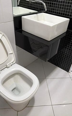 Apartamento à venda com 79m², 2 quartos e 1 vaga Apartamento à venda com 79m², 2 quartos e 1 vagaBanheiro