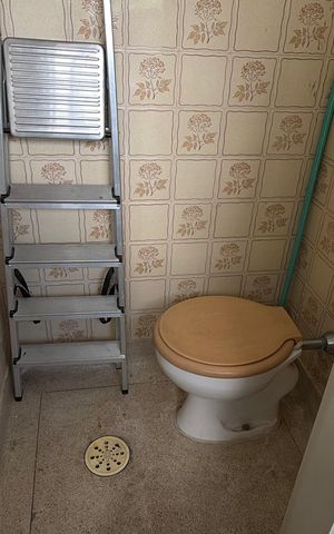 Apartamento à venda com 79m², 2 quartos e 1 vaga Apartamento à venda com 79m², 2 quartos e 1 vagaBanheiro de serviço