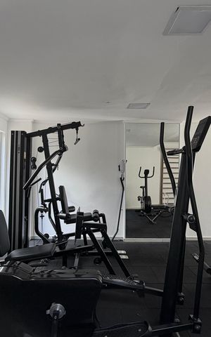 Apartamento à venda com 79m², 2 quartos e 1 vaga Apartamento à venda com 79m², 2 quartos e 1 vagaAcademia