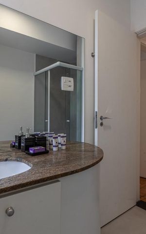 Apartamento à venda com 145m², 3 quartos e 2 vagas Apartamento à venda com 145m², 3 quartos e 2 vagasBanheiro 1